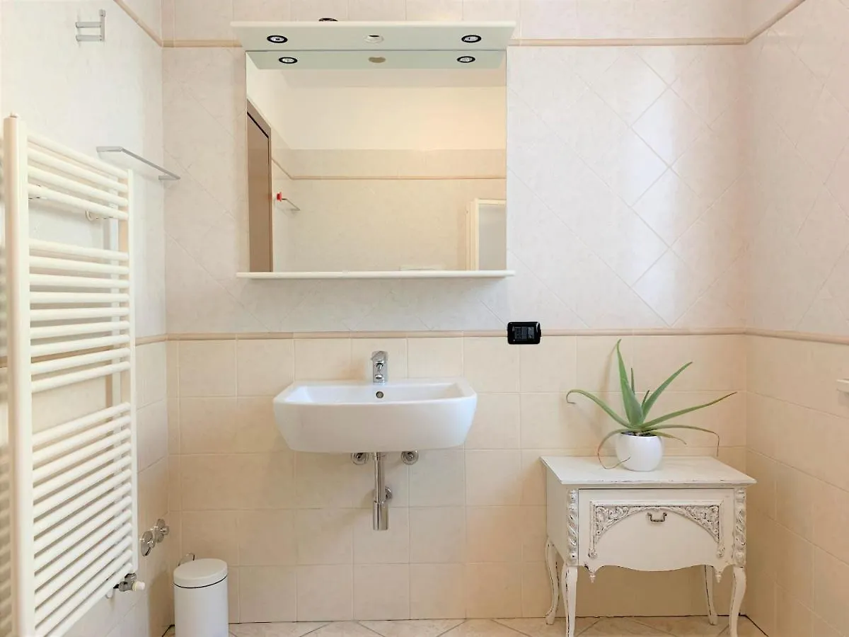 Ferienwohnung Casa Ulivi Bianco Rivoltella del Garda Apartment